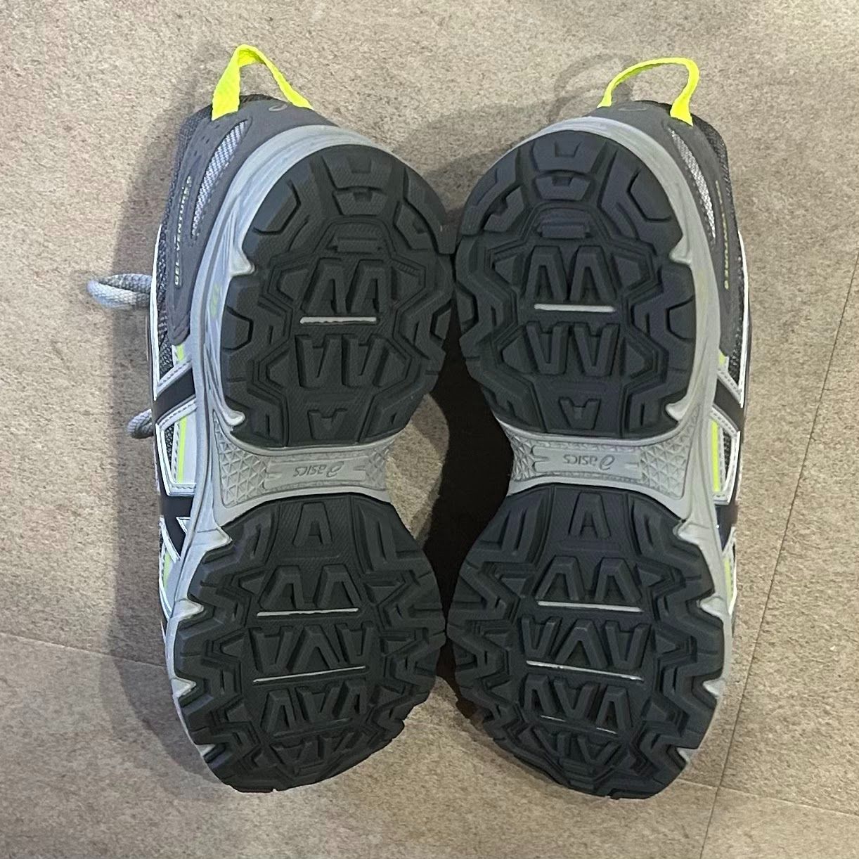 未使用品 ASICS GEL-VENTURE 6 ゲルベンチャー 6 スニーカー アシックス 1203A438 グレー 23.5㎝ 2169A1 未使用品 ASICS GEL-VENTURE 6 ゲルベンチャー 6 スニーカー アシックス 1203A438 グレー 23.5㎝ 2169A1