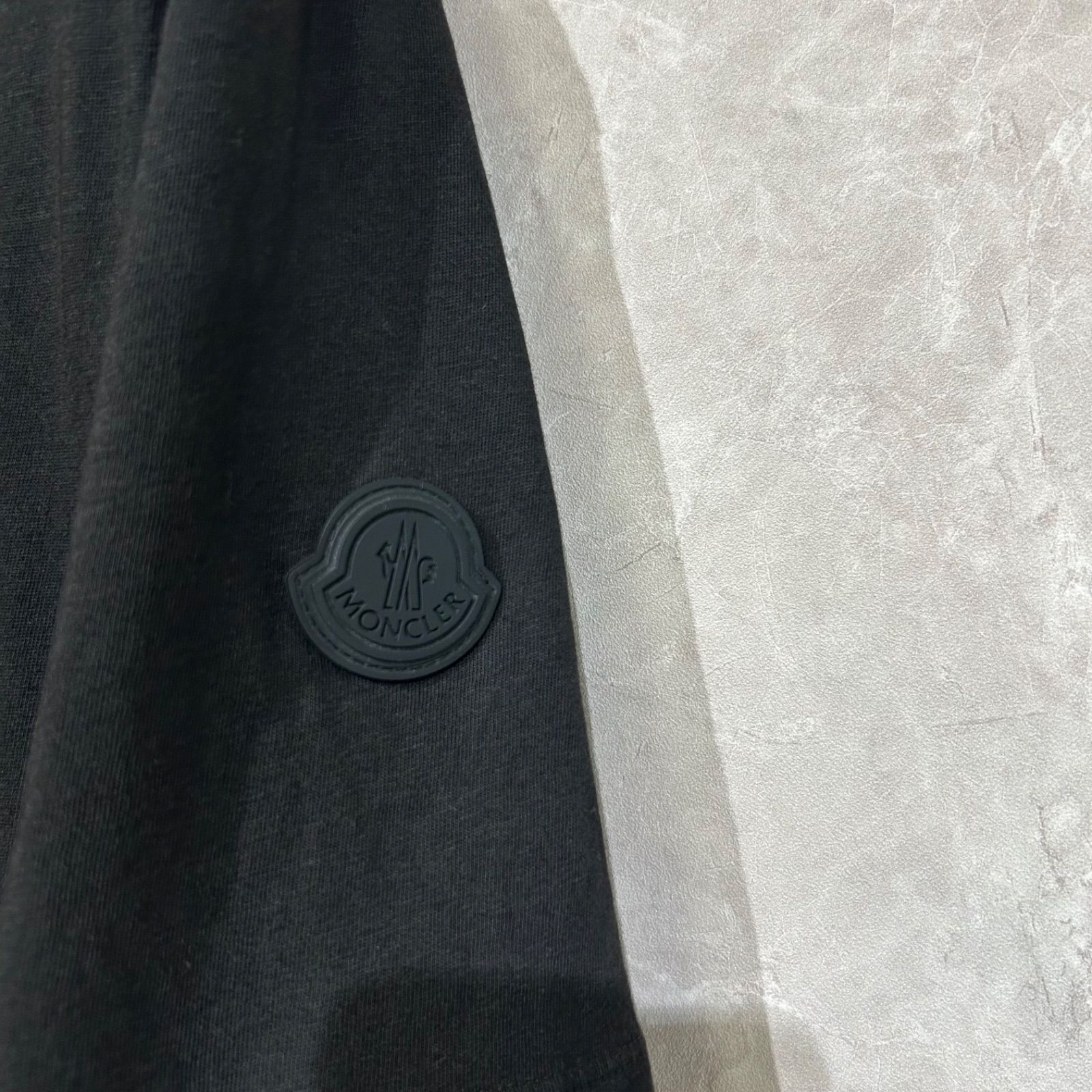 【新作美品】 MONCLERモンクレールラバーワッペン半袖Tシャツ黒M