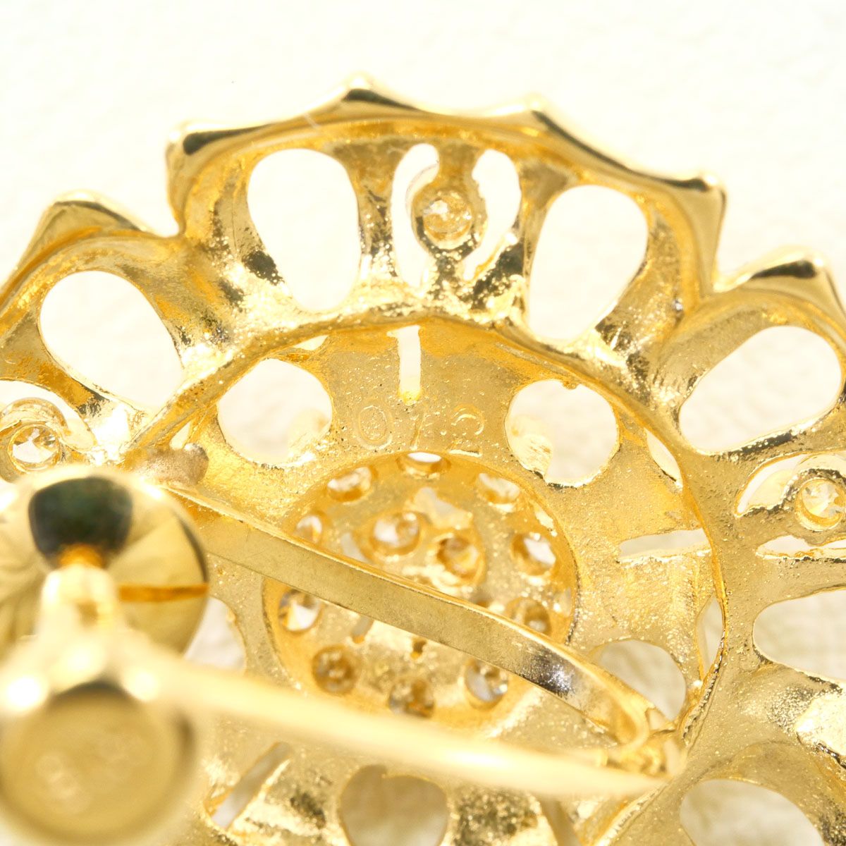 K18YG イヤリング clip-on earrings ダイヤモンド 0.12ct 鑑別書 総重量約3.5g K18YG イヤリング clip-on earrings ダイヤモンド 0.12ct 鑑別書 総重量約3.5g