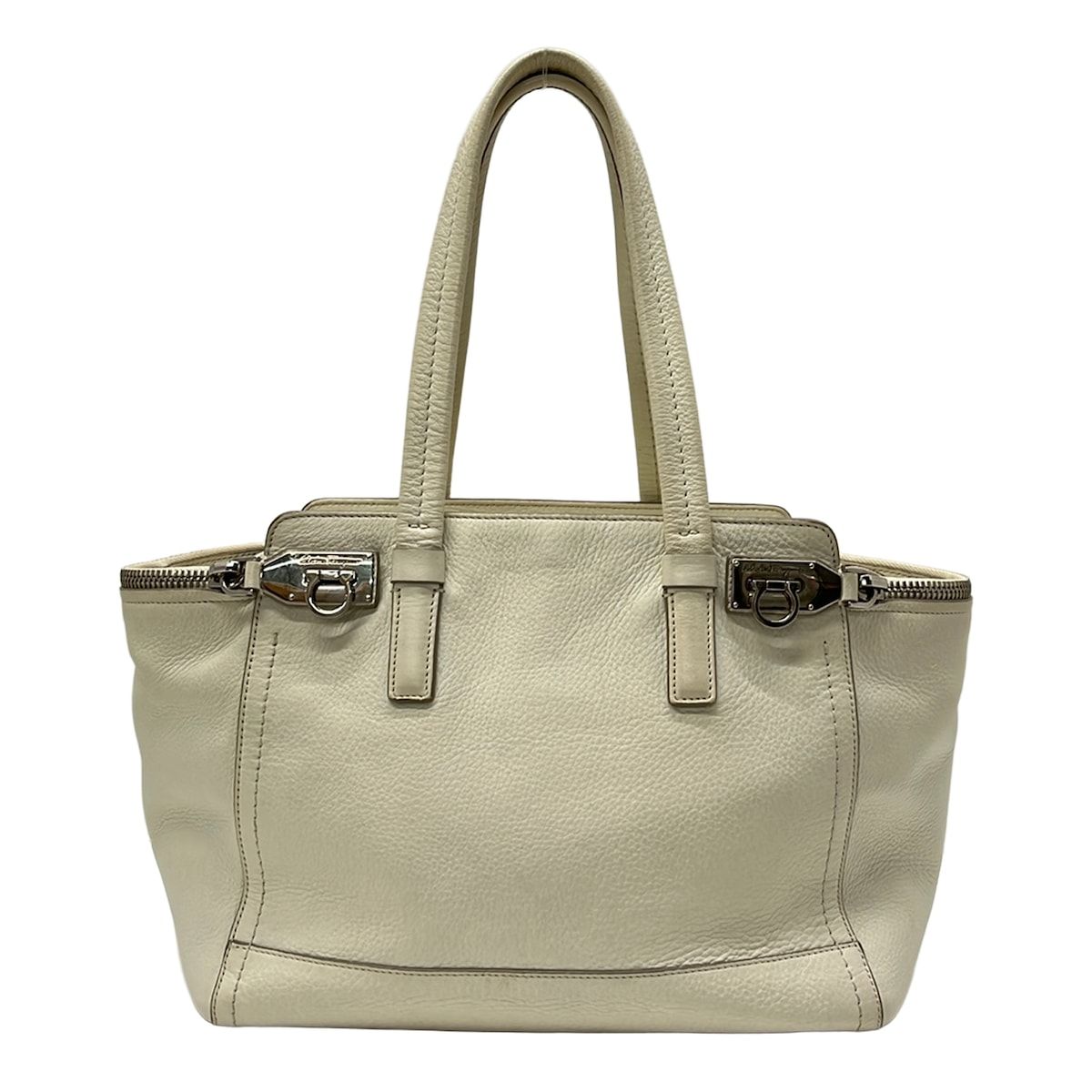 FERRAGAMO/SalvatoreFerragamo(サルバトーレフェラガモ) ハンドバッグ アリアンナ 21D698 白 レザー