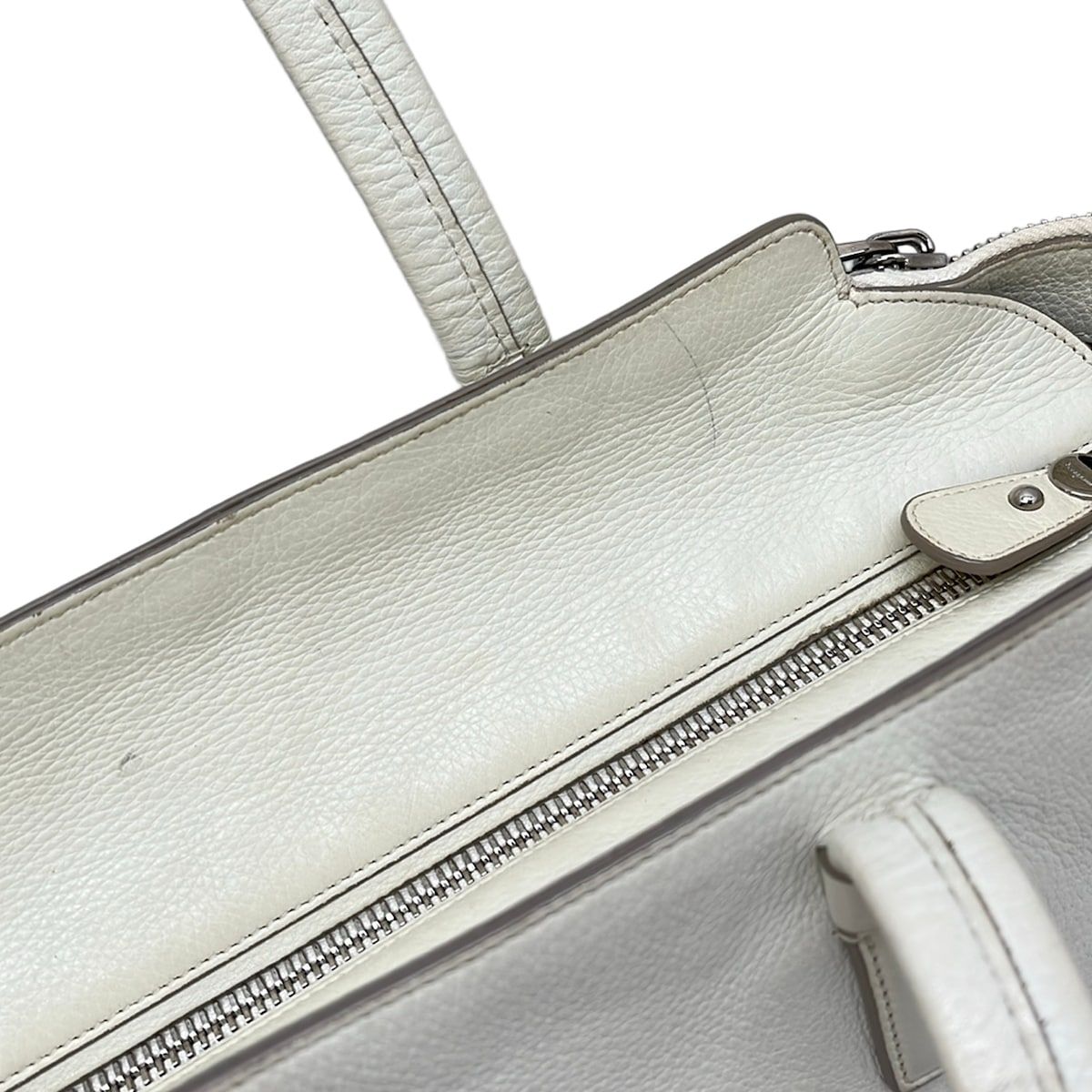 FERRAGAMO/SalvatoreFerragamo(サルバトーレフェラガモ) ハンドバッグ アリアンナ 21D698 白 レザー