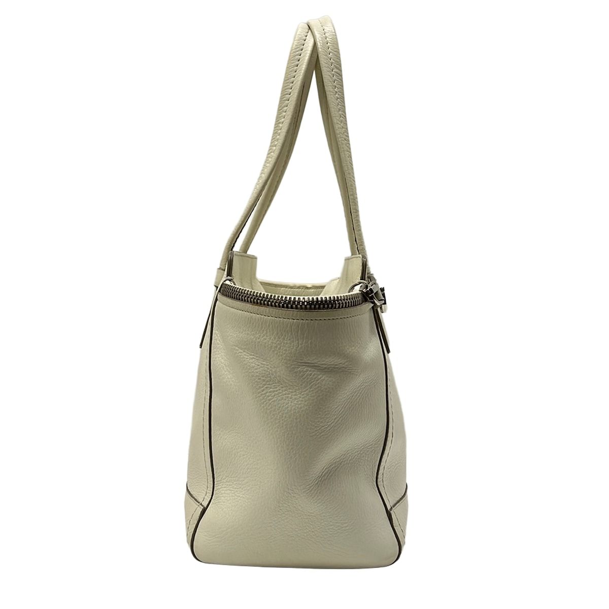 FERRAGAMO/SalvatoreFerragamo(サルバトーレフェラガモ) ハンドバッグ アリアンナ 21D698 白 レザー