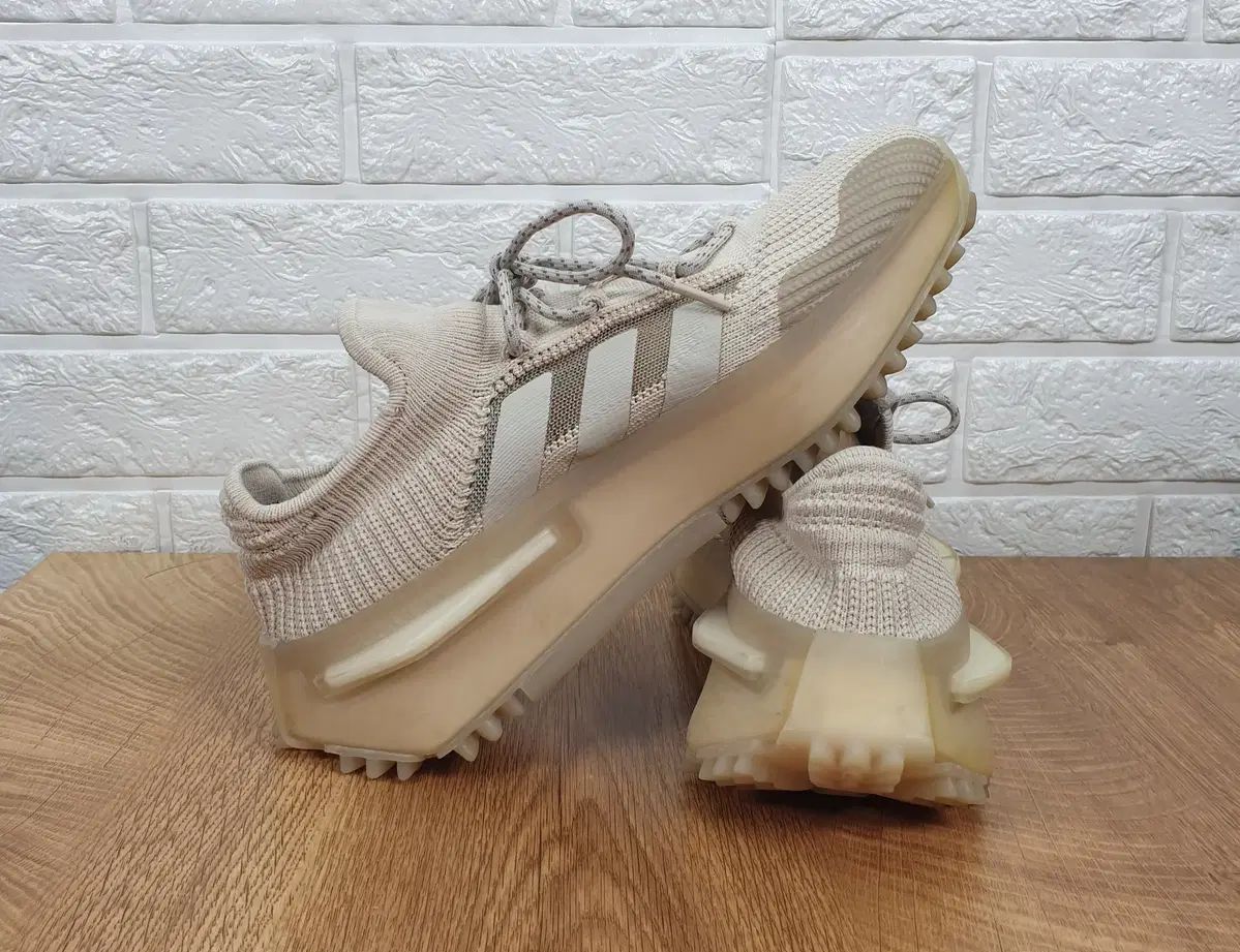 260 アディダス NMD S1 ブリス クラウド 白