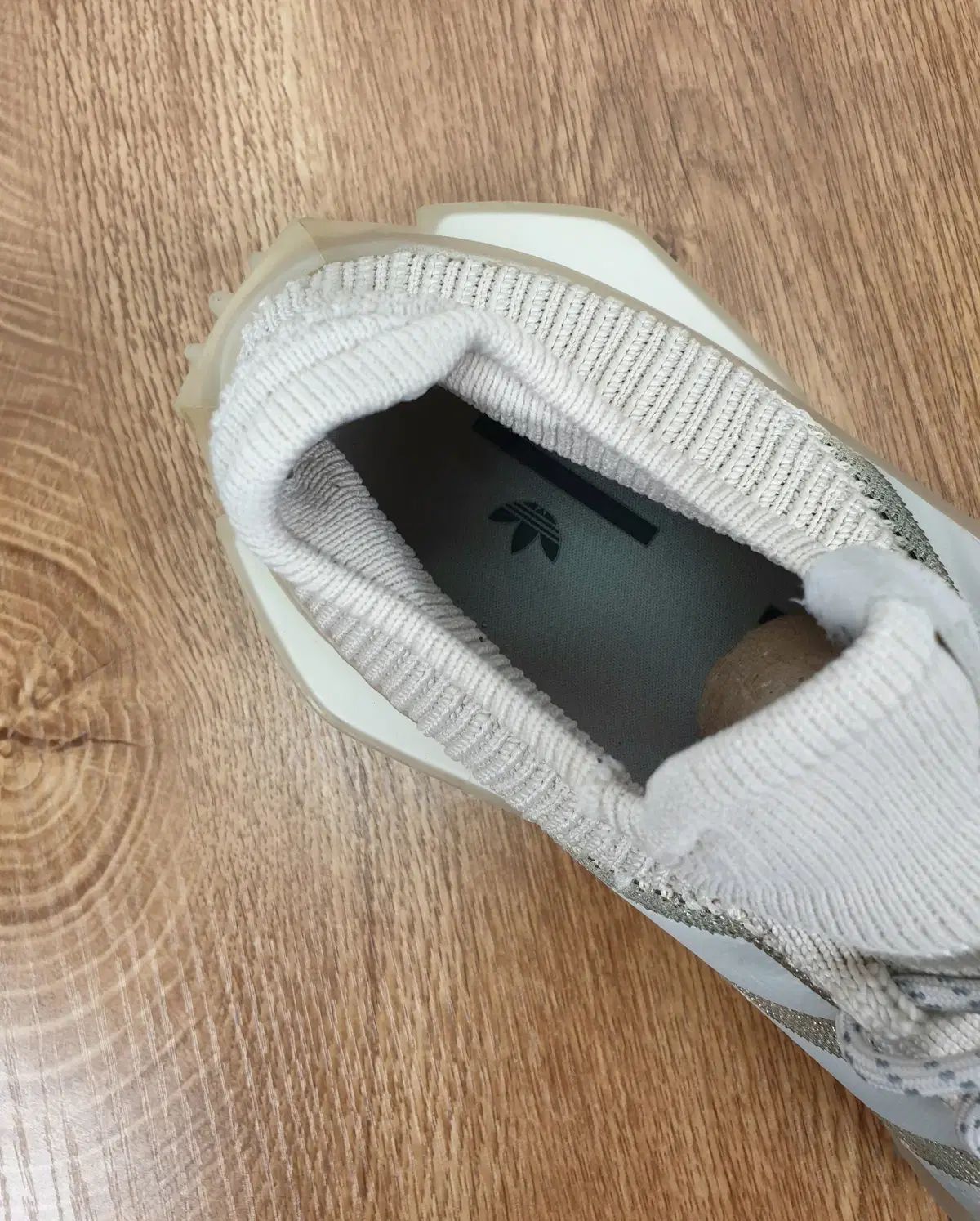 260 アディダス NMD S1 ブリス クラウド 白