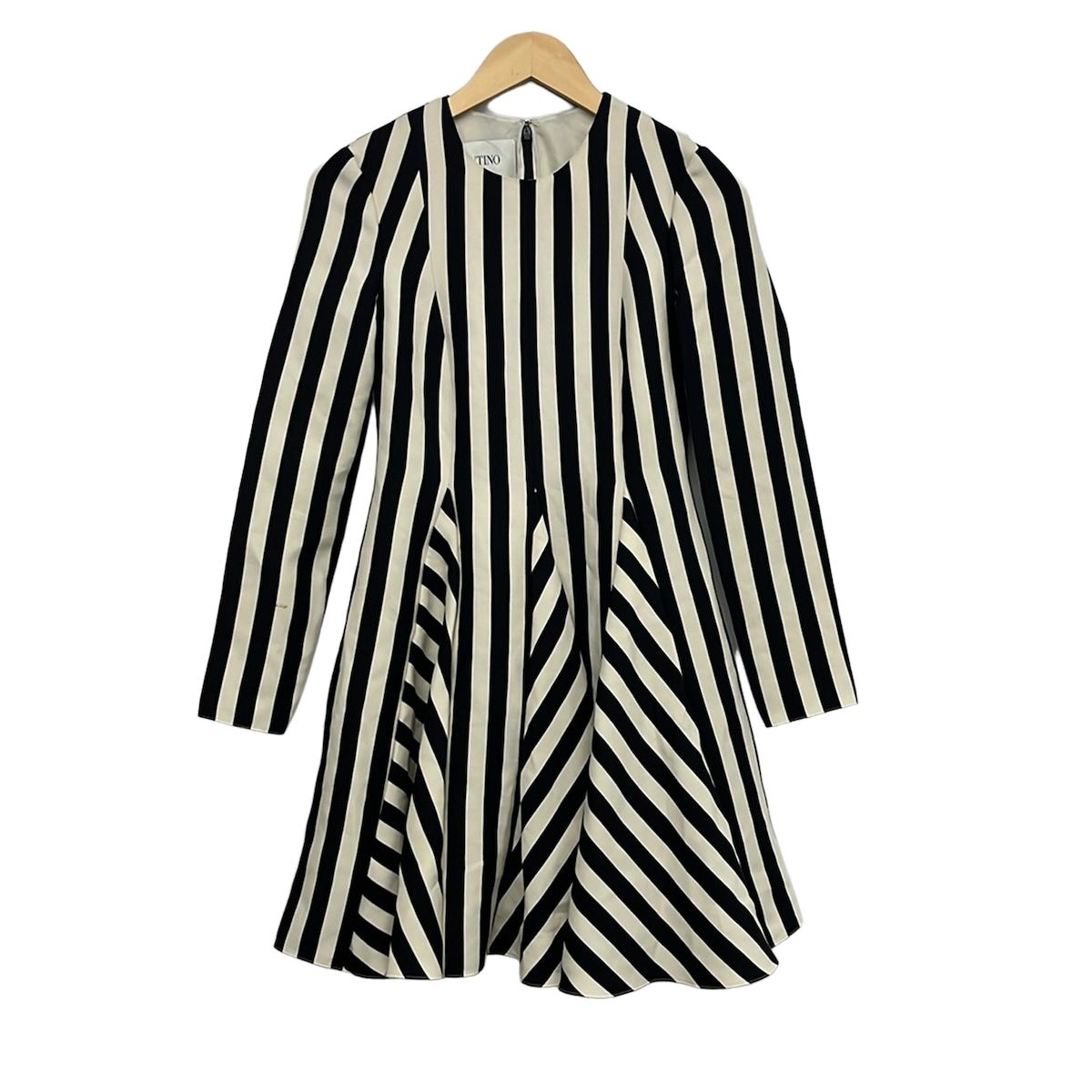 VALENTINO(バレンチノ) ワンピース サイズ36 S レディース美品 - アイボリー×黒 クルーネック/長袖/ひざ丈/ストライプ