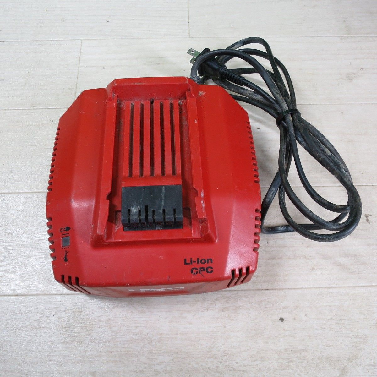 送料無料] ☆HILTI ヒルティ 充電式 アングルグラインダ AG125-A22