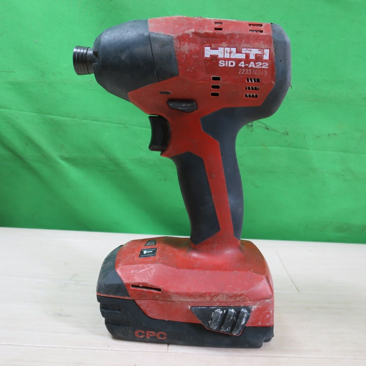 送料無料] バッテリー2個付き☆HILTI ヒルティ インパクトドライバー 