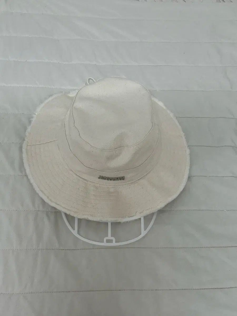 JACQUEMUS ジャックムス ル バケットハット アーティチョーク オフホワイト