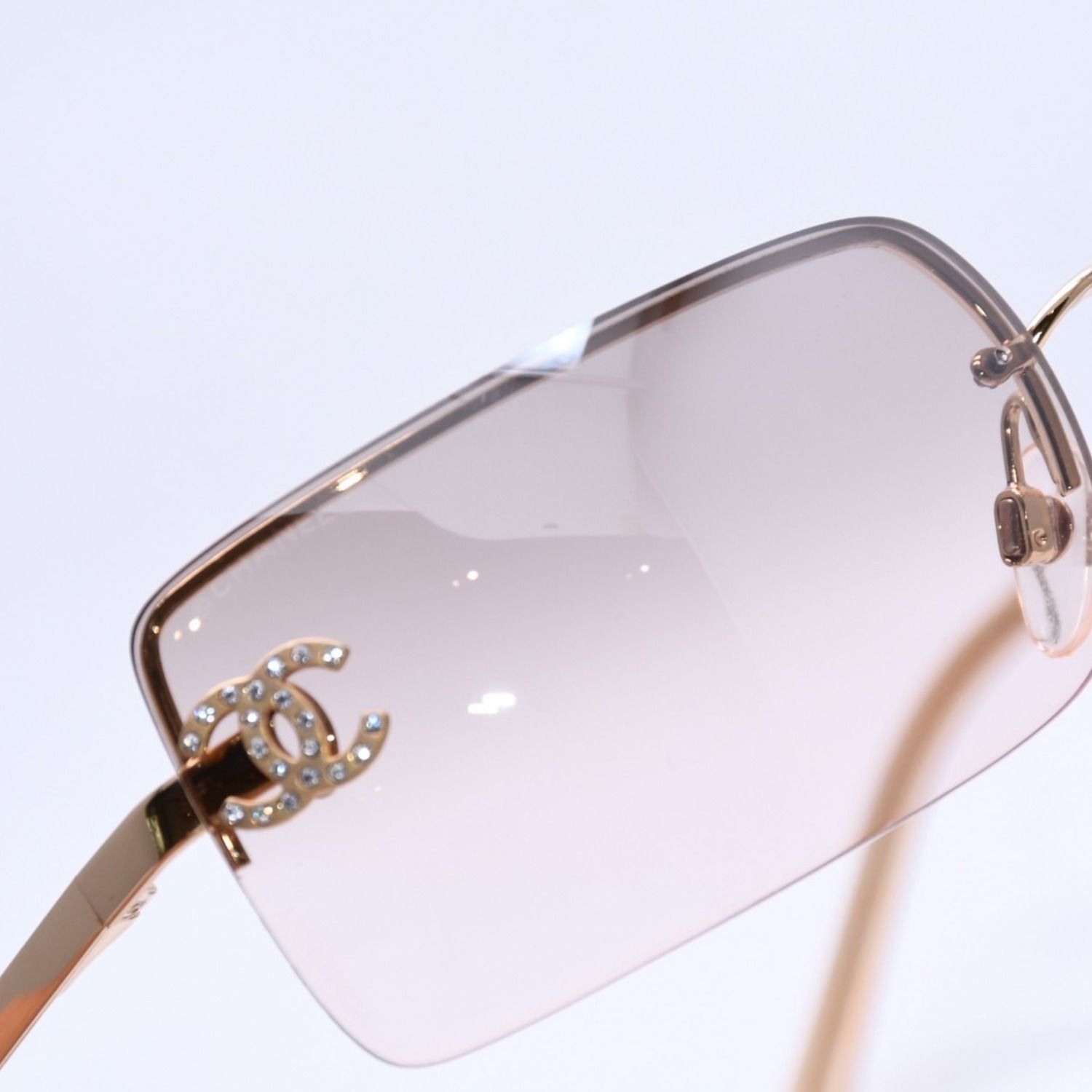 極美品 CHANEL シャネル ハーフリム サングラス アイウェア 4104-B c