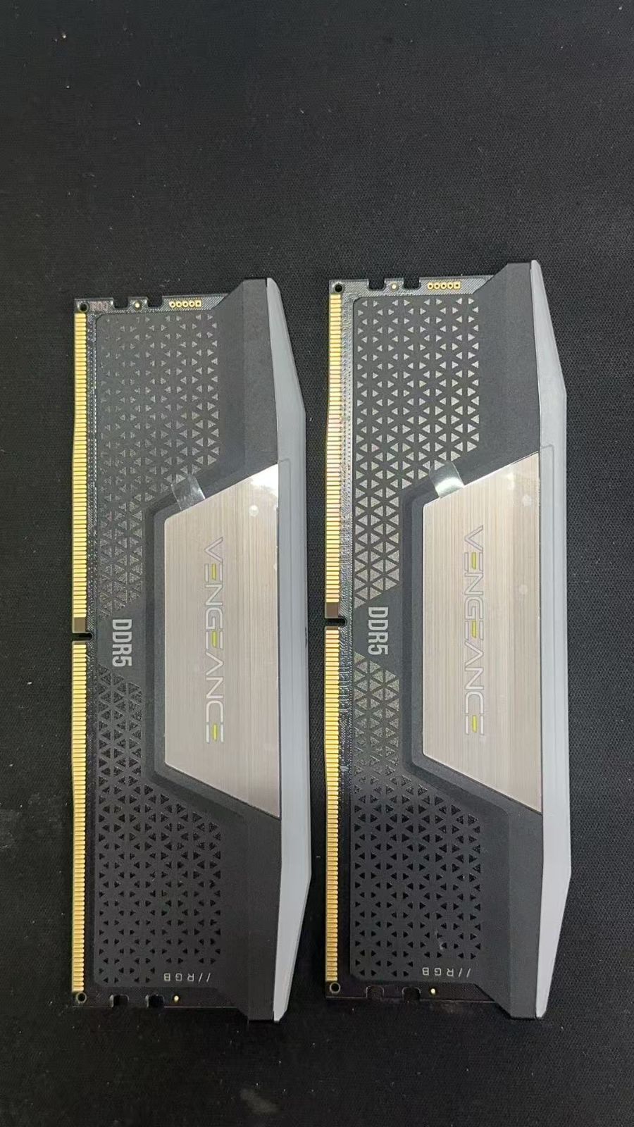 CORSAIR VENGEANCE RGB DDR5 32GB (16GBx2) 6000MHz 中古美品 - メルカリ
