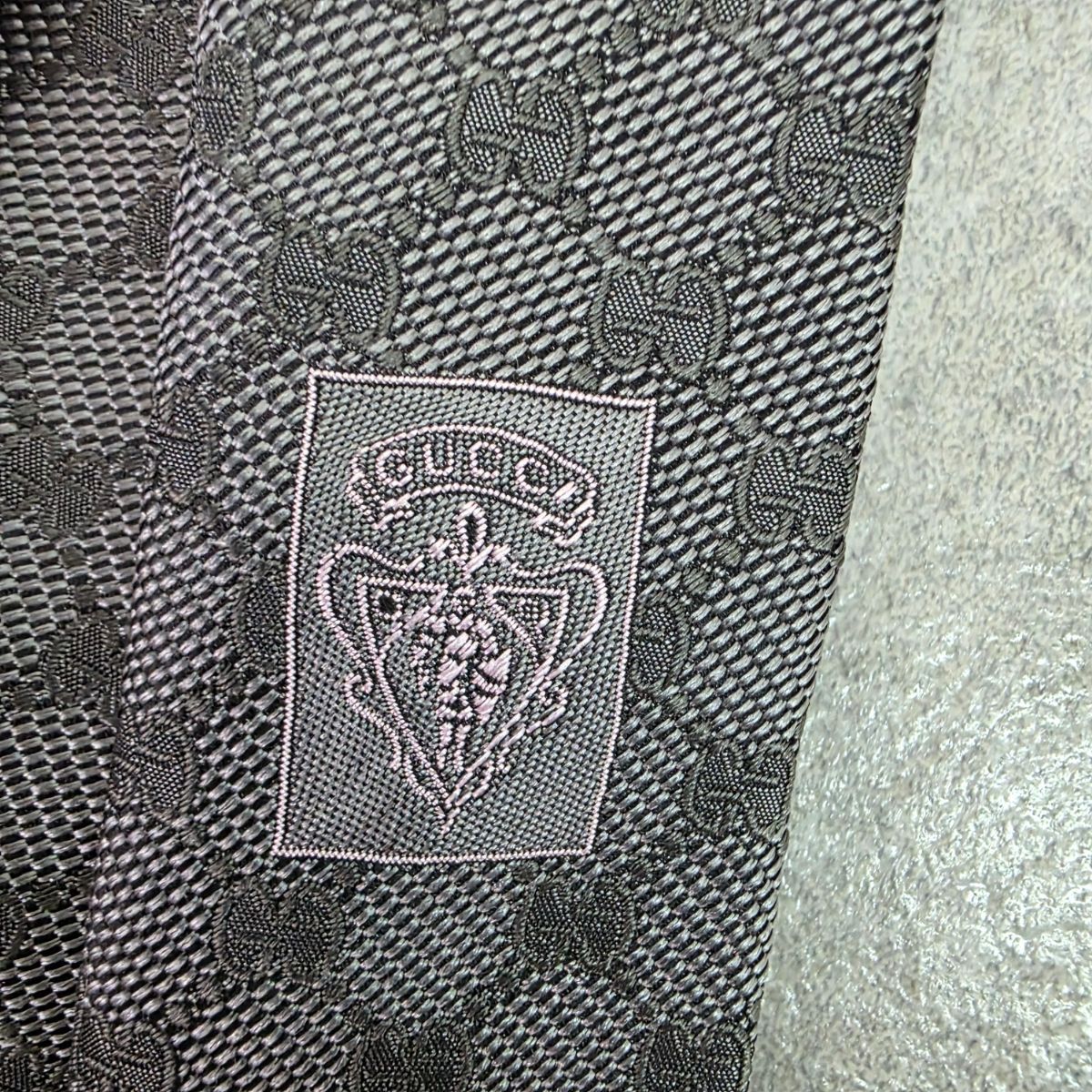 GUCCI グッチ GG柄 ライン入り ネクタイ 221582 メンズ シルク グレー