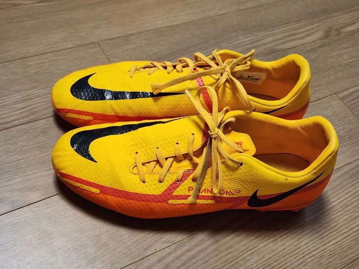 Hwang Hee-chan (ファン・ヒチャン) サッカーシューズ NIKE (ナイキ) FANTOM (ファンタム) GT サッカーシューズ 275mm 黄色