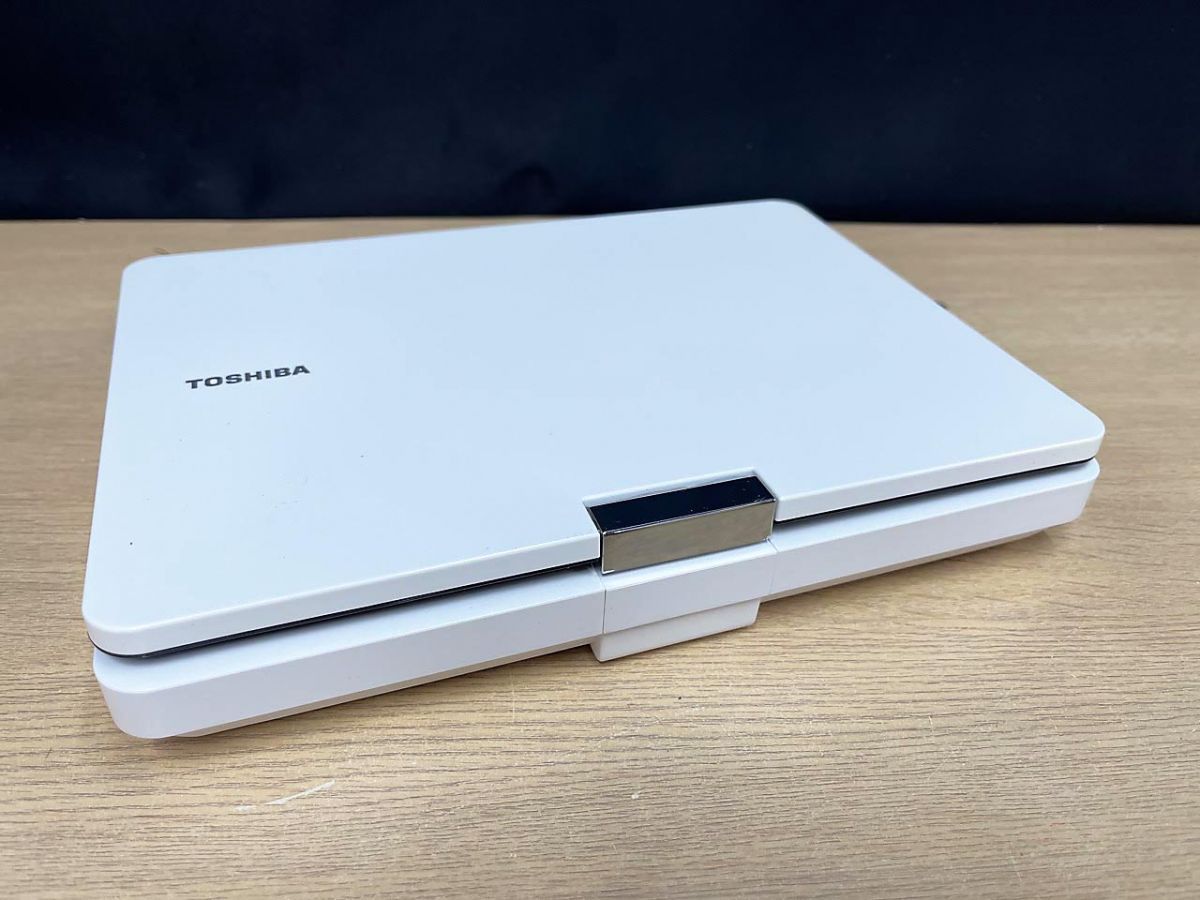 TOSHIBA 東芝 REGZA レグザ ポータブルDVDプレーヤー SD-P1010S - メルカリ