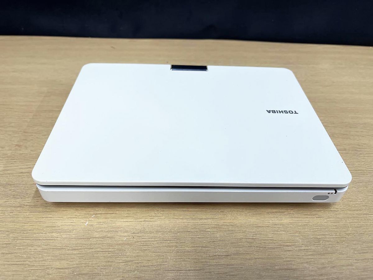 TOSHIBA 東芝 REGZA レグザ ポータブルDVDプレーヤー SD-P1010S - メルカリ