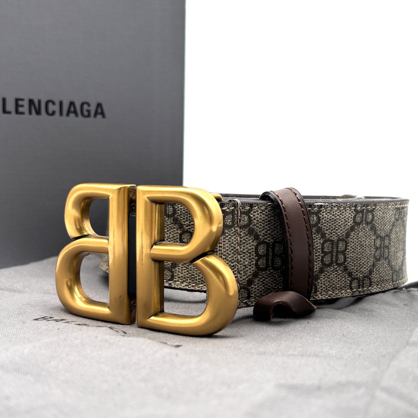 未使用に近い バレンシアガ BALENCIAGA グッチ GUCCI ザ ハッカープロジェクト BB ベルト ベージュ ブラウン キャンバス レザー ゴールド金具 ボーナス 夏休み 帰省 お盆 サマーギフト 敬老の日 ご褒美