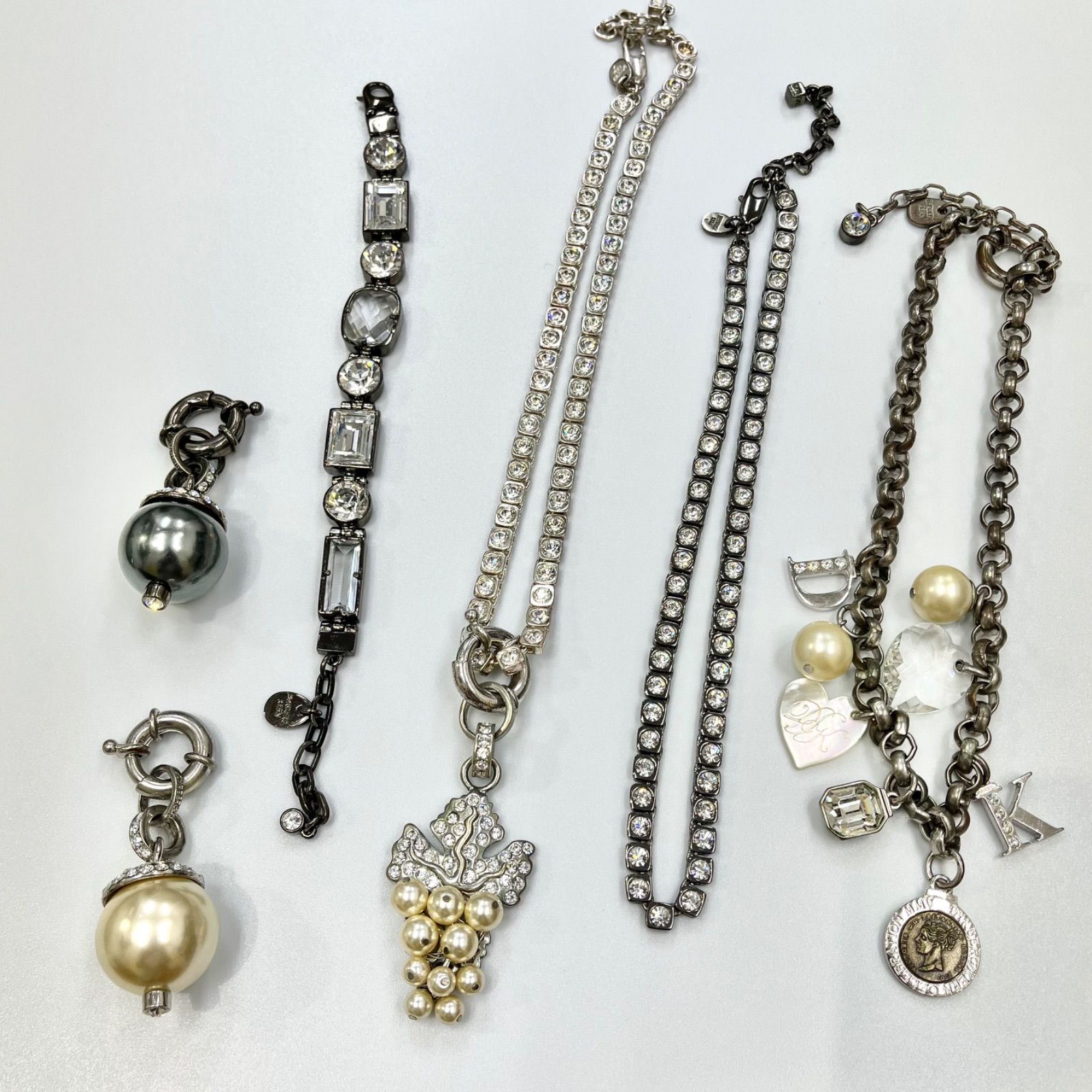 Dyrberg Kern アクセサリーまとめ売り ネックレス・ブレスレット・チャームセット 石取れ、くすみ等ありの現状品