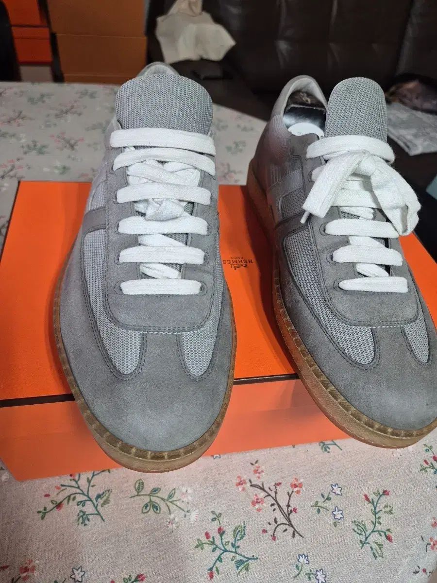 Hermes スニーカー グレー