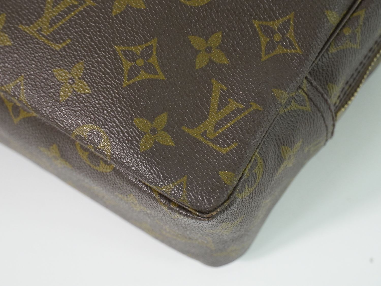 本物 ルイヴィトン LOUIS VUITTON LV トゥルース トワレット 28
