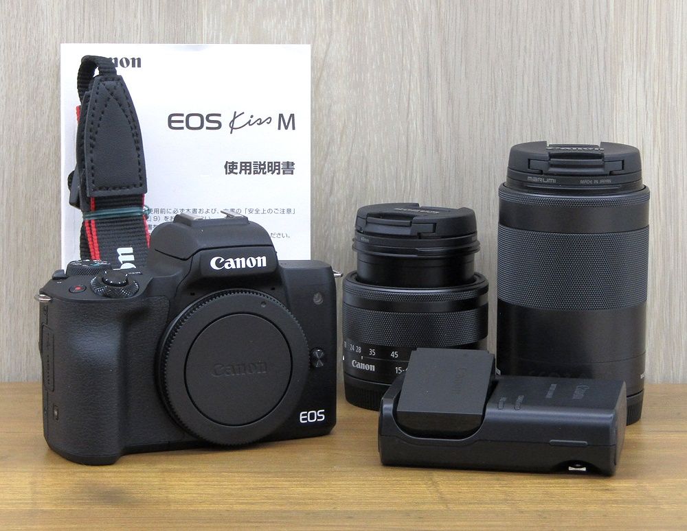 Canon キャノン ミラーレス一眼カメラ EOS Kiss M ダブルズームキット 14-45mm/55-200mm ブラック EOSKISSMBK-WZK