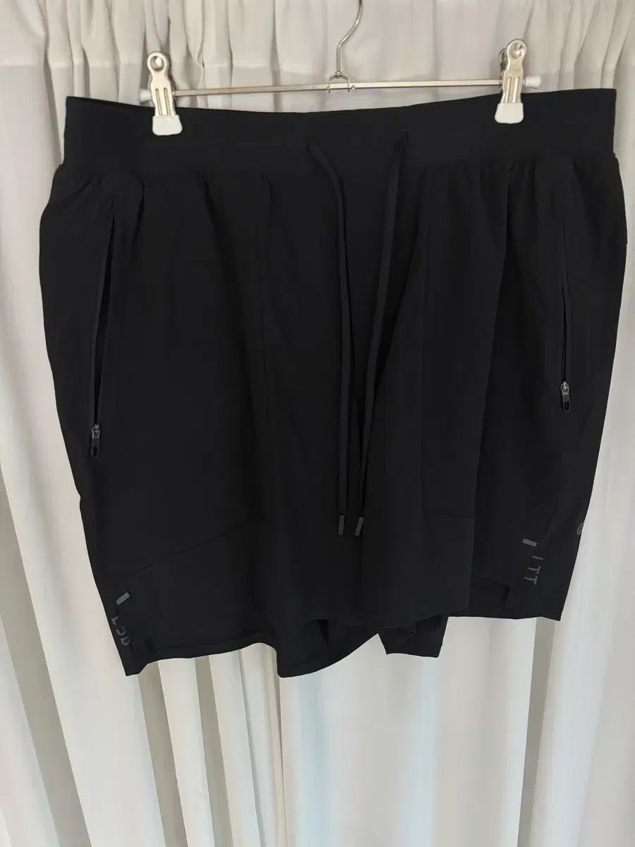 lululemon ルルレモン 黒鉄のミステリートレイン ショーツ ハーフパンツ