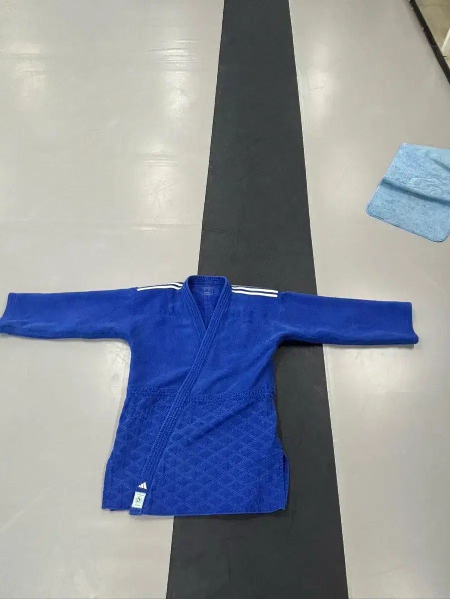 アディダス デニム色 柔道着