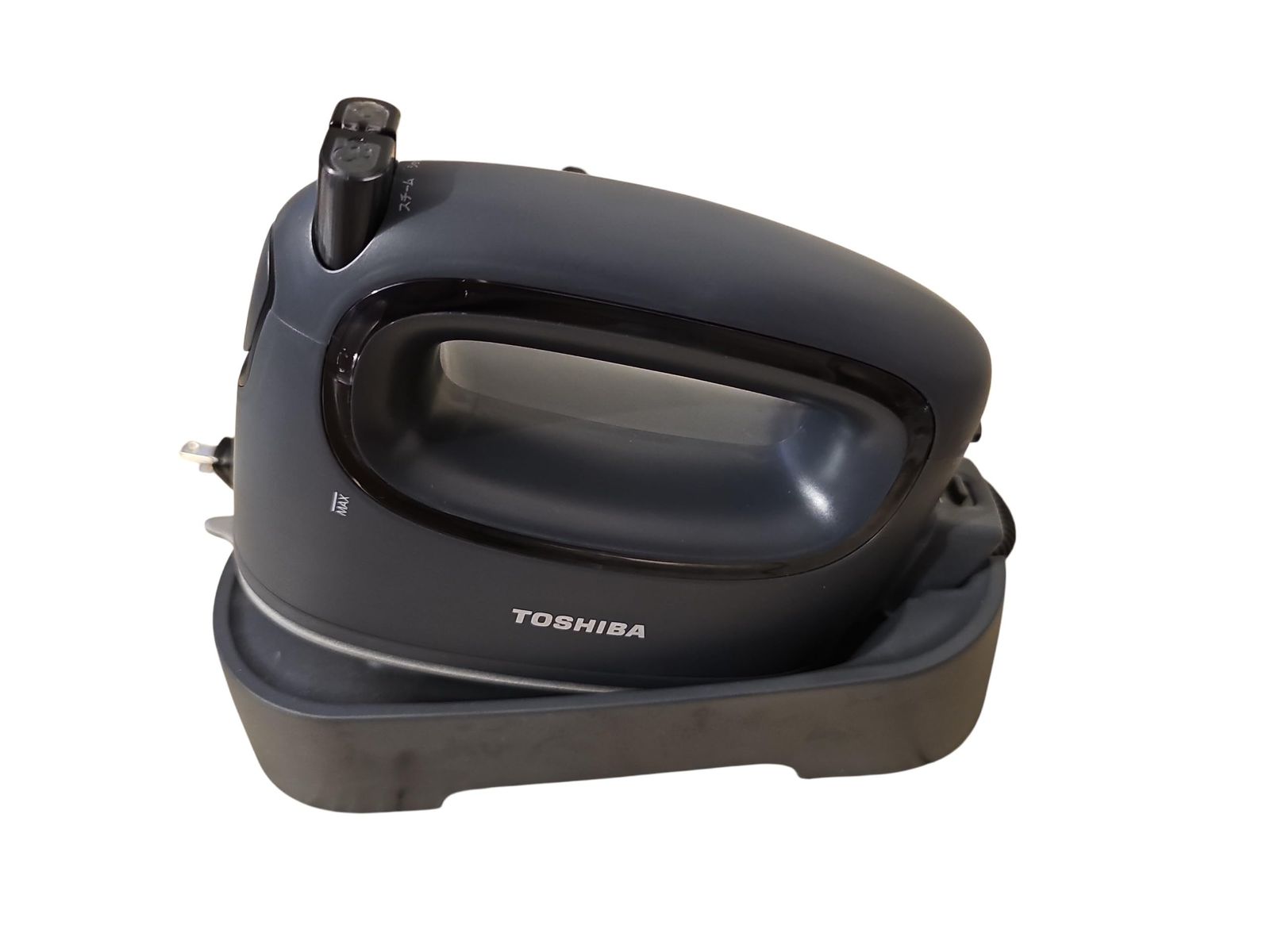 TOSHIBA(東芝) アイロン スチーム 衣類スチーマー コードレス 4way TAS-MX6(H) 小型 軽量タイプ 約0.68kg コンパクト スチーム持続時間 約40秒 スチーム量 最大約11g /分 シルバーセラミックコート かけた e01519da