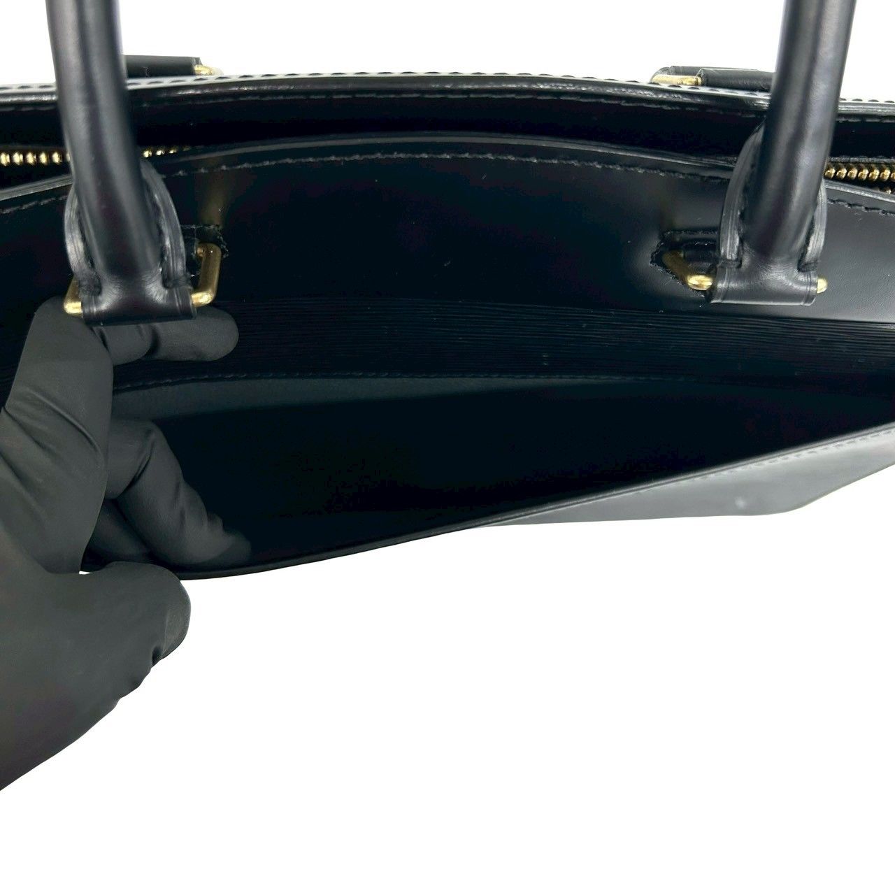 未使用保管品 LOUIS VUITTON ルイヴィトン リヴィエラ エピ レザー 本