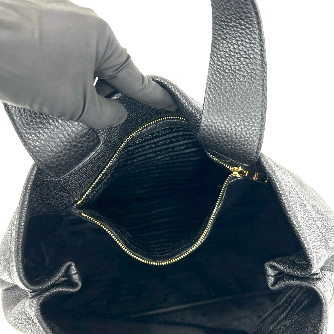 極 美品 PRADA プラダ 三角ロゴ 金具 パンチング ヴィッテロダイノ 