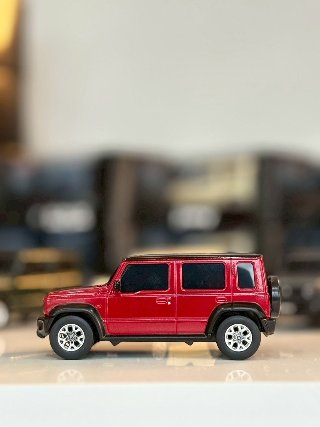 スズキ純正】 ジムニーノマド 5ドア プルバックミニカー 1/43スケール