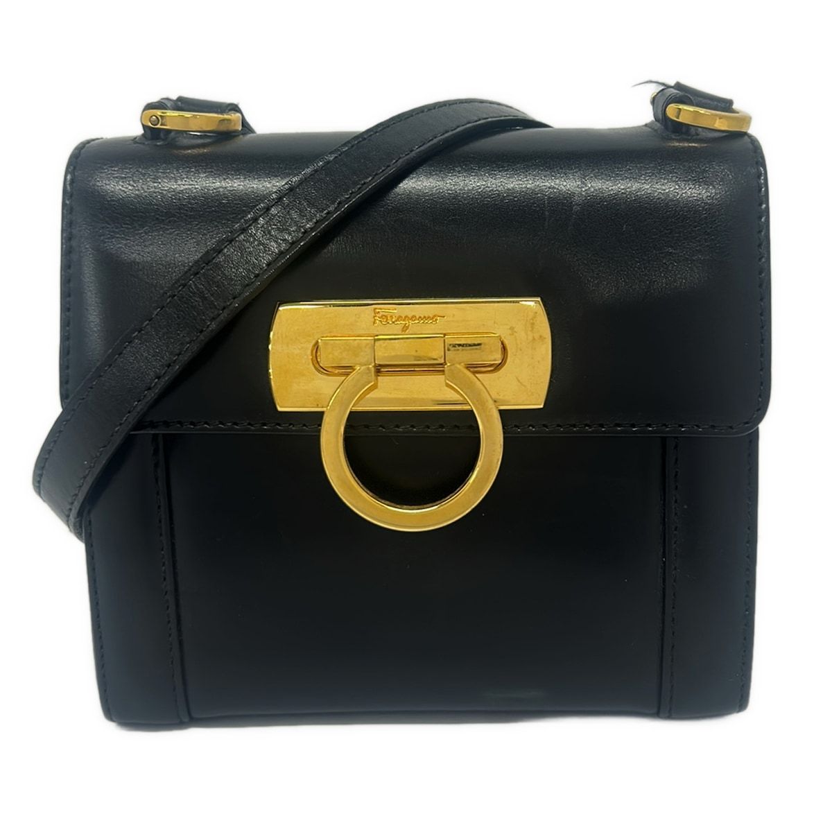 FERRAGAMO/SalvatoreFerragamo(サルバトーレフェラガモ) ショルダーバッグ ガンチーニ 黒 レザー