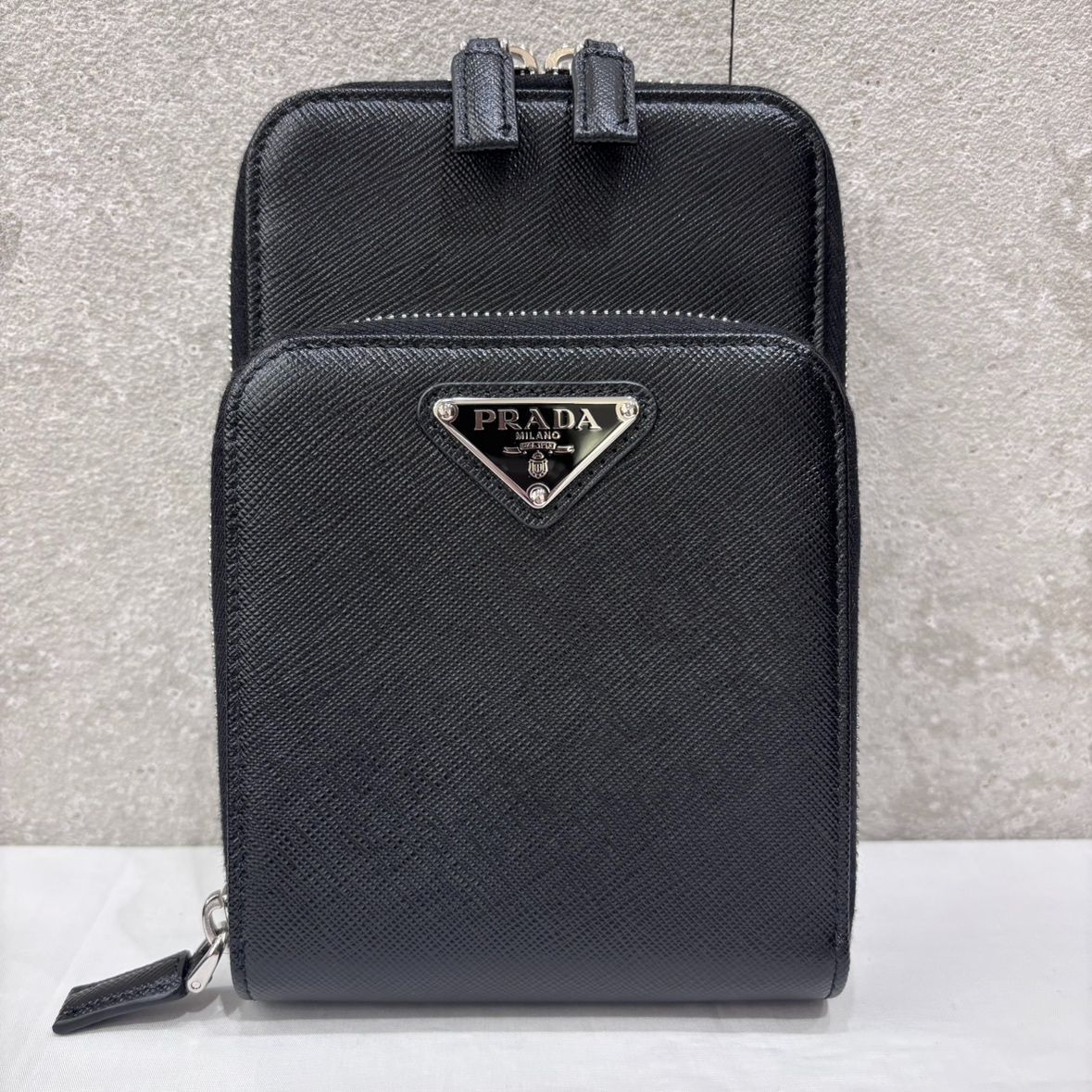 UH265749971　プラダ 2ZH126　サフィアーノ ショルダーバッグ フォンケース ブラック
