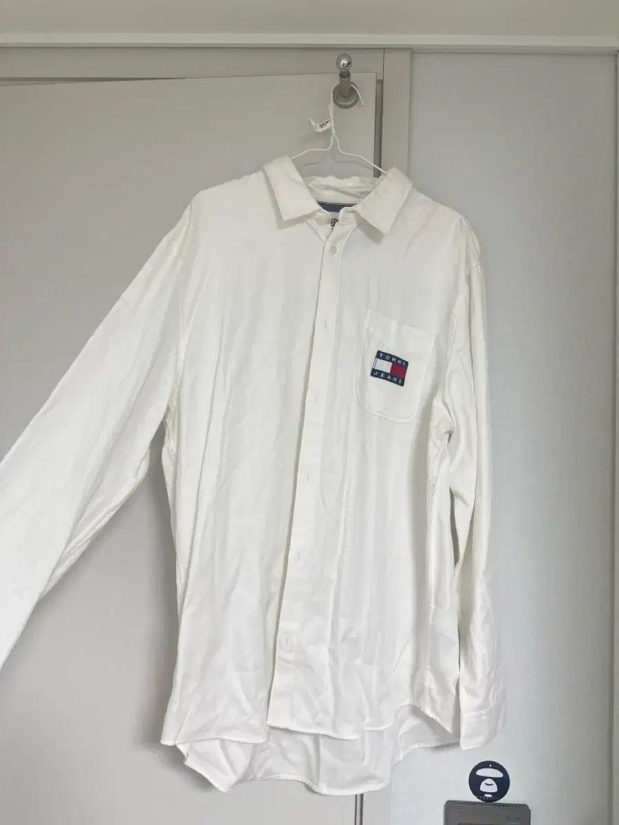 トミー ジーンズ 白 シャツ タグのみ取った新品 XL