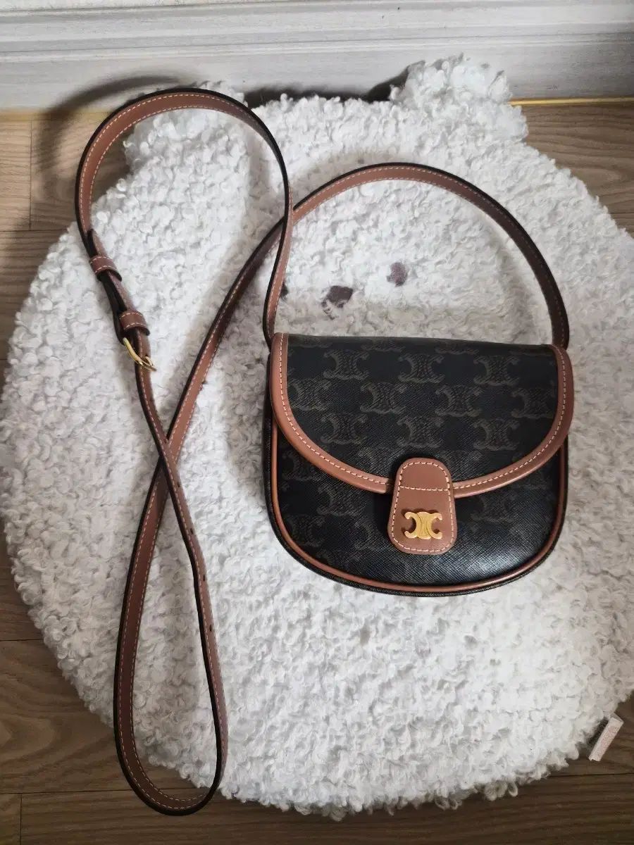Celine セリーヌ ミニ ベサチェ
