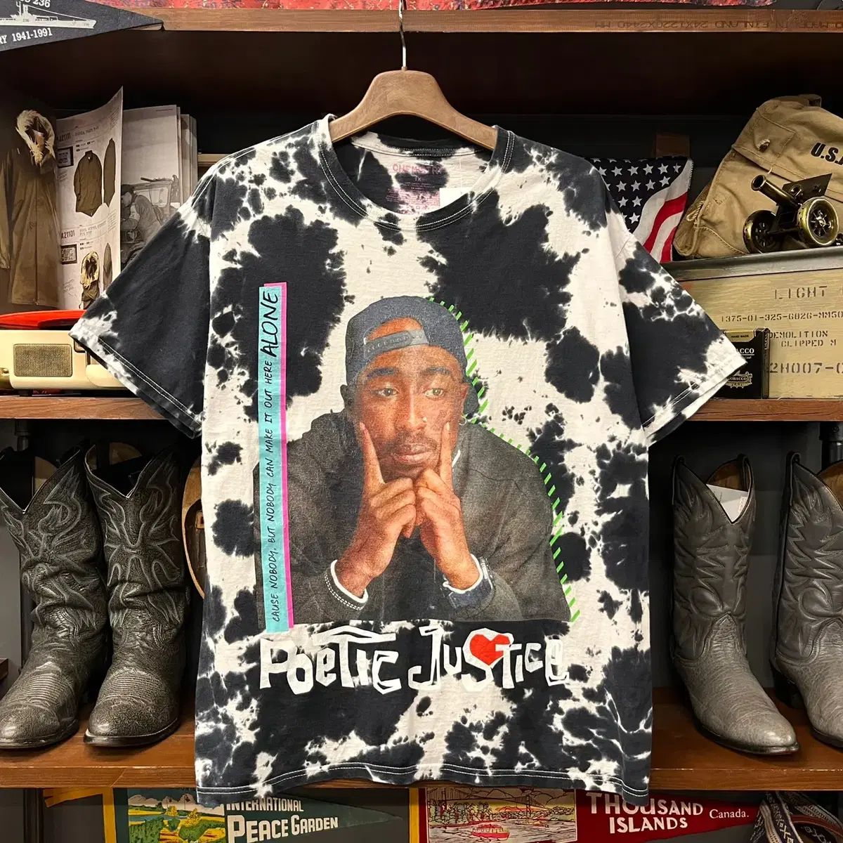 POETIC JUSTICE トゥーパック シャーカー プリンティング 半袖 Tシャツ N1674