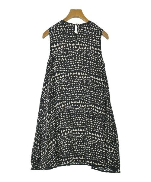 【新品・タグなし】Stella McCartney 星柄　ワンピース 6A 新品・タグなし】Stella McCartney 星柄 ワンピース 8A 6A 新品・タグ