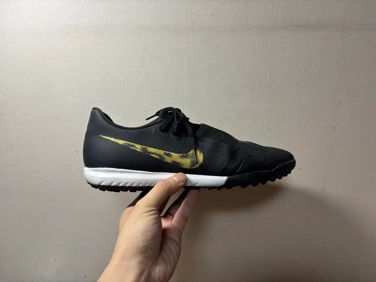 270 NIKE FANTOM ヴェノム アカデミー TF サッカーシューズ