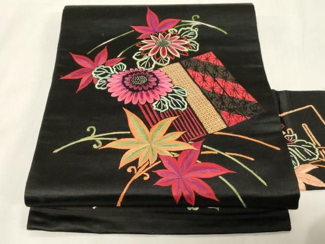 平和屋着物●アンティーク 大正ロマン 九寸名古屋帯 総手刺繍 草花文 黒地 金糸 正絹 逸品 CABG9521dy