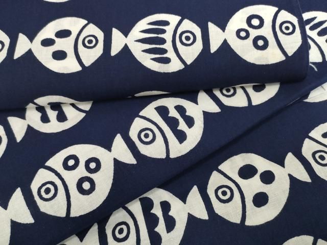平和屋着物＊夏物　浴衣　反物　着尺　注染　魚　サカナ　紺地　綿　逸品　未使用　DABH2653zzz
