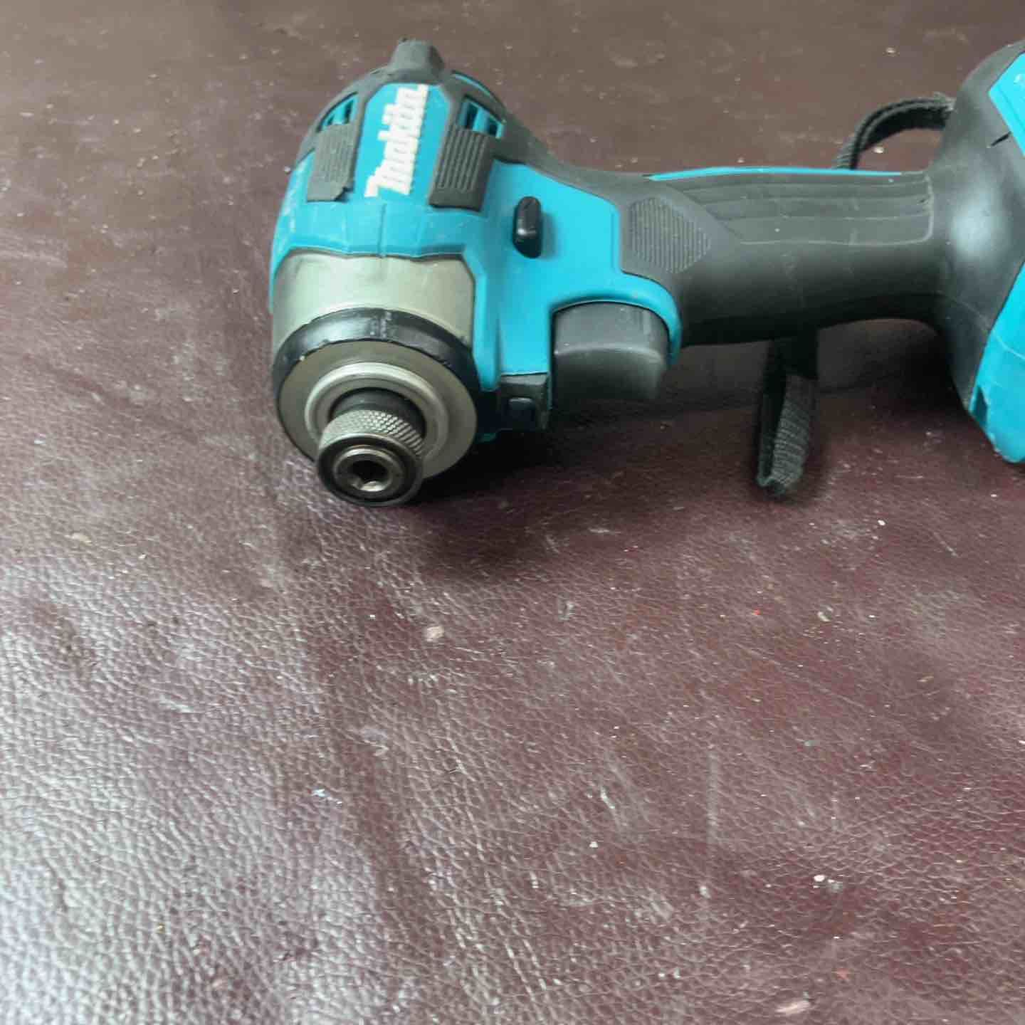 中古品】マキタ(makita) コードレスインパクトドライバー TD173DRGX 