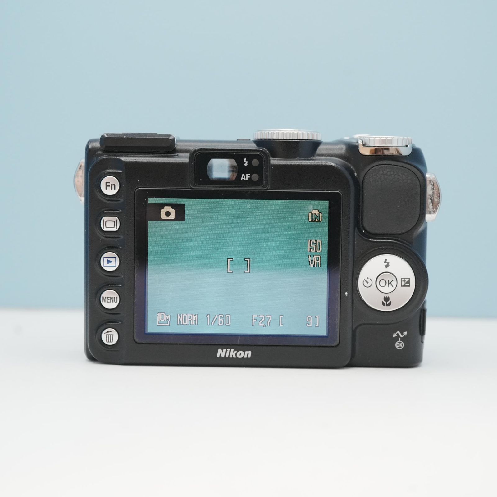 【スマホ転送OK】ニコン Nikon COOLPIX P5000 ブラック Nikon COOLPIX P5000 デジカメ スマホ転送OK フルセット 美品 a6813