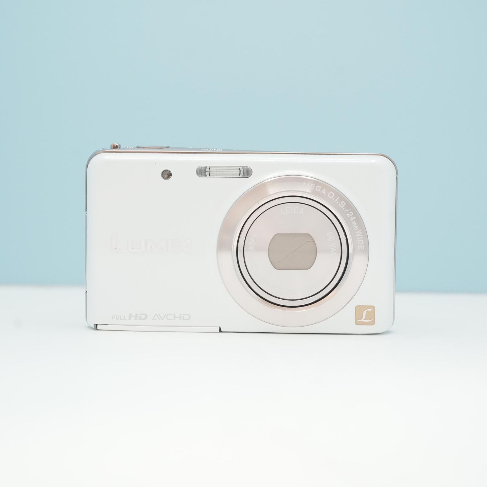 カメラ 【極美品】 Panasonic FX80 デジカメ ホワイト