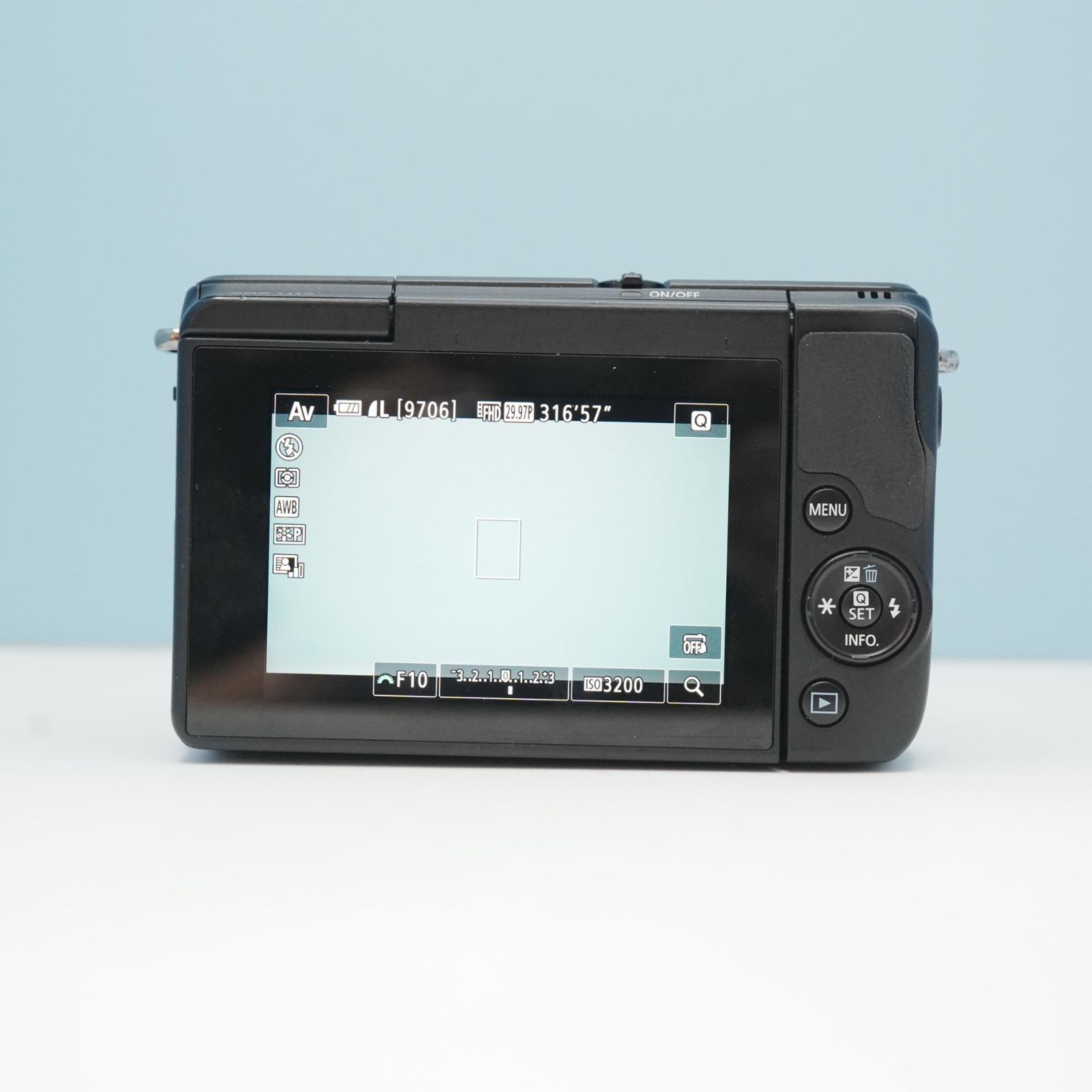 Canon EOS M10 ミラーレスカメラ スマホ転送OK フルセット 美品 a6790