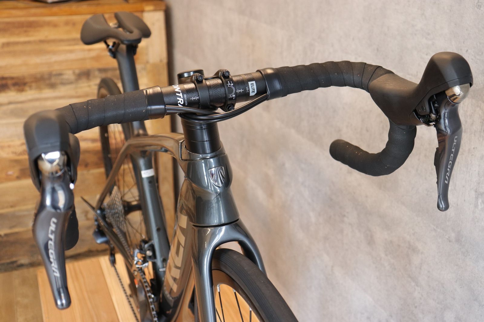 トレック TREK エモンダ EMONDA SL6 DISC 2021モデル シマノ