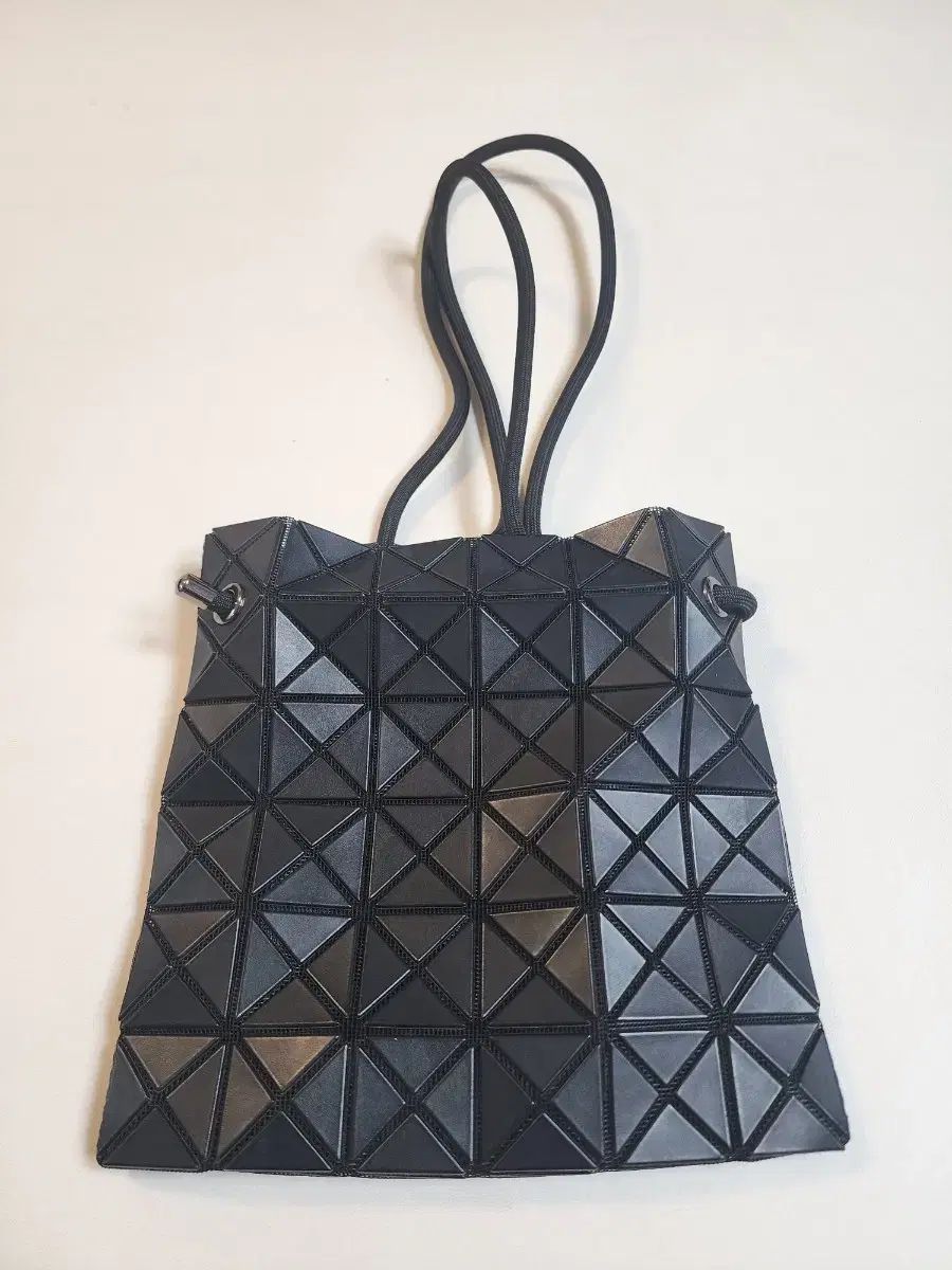 BAO BAO ISSEY MIYAKE バオバオイッセイミヤケ ドローストリング ショルダーバッグ