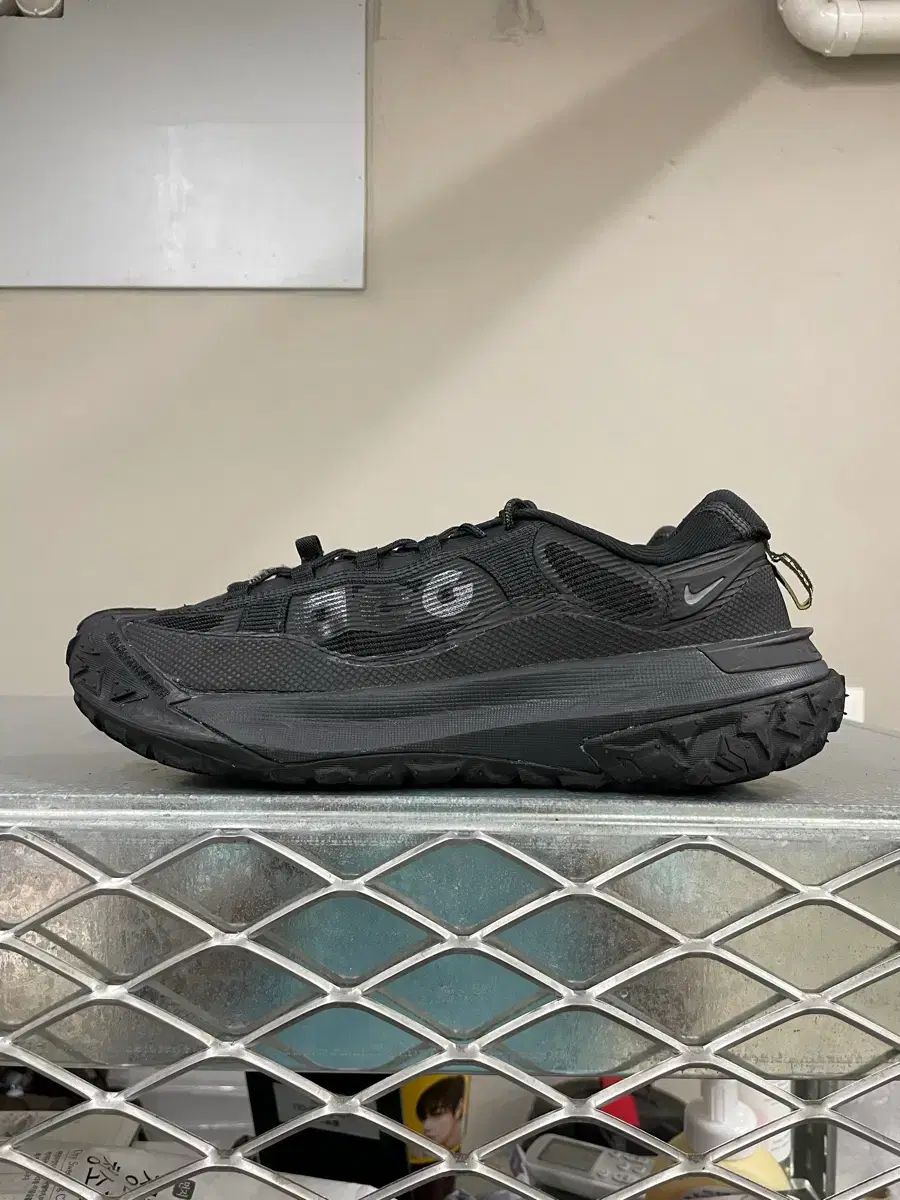 ナイキ ACG マウンテン フライ2 ロー ブラック 285 (gr-5362)