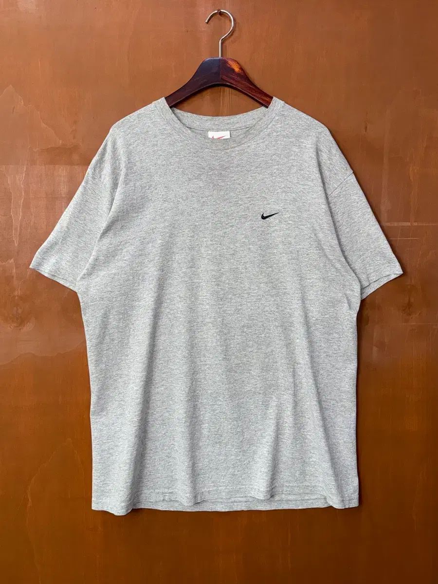 90s NIKE スウッシュ Tシャツ