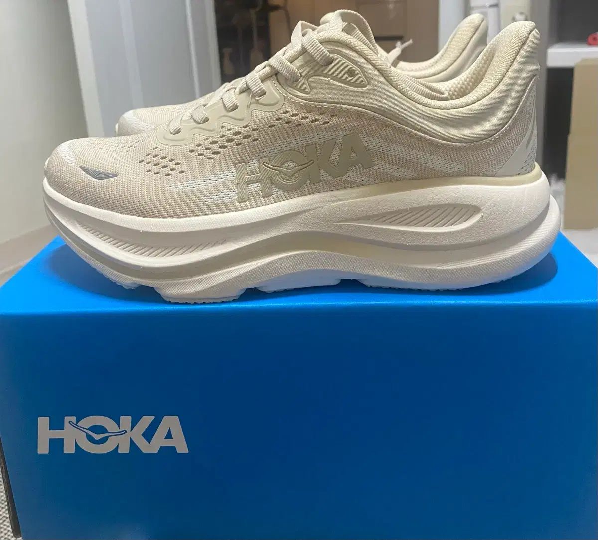 HOKA ONE ONE ホカオネオネ ボンダイボンダイ9 ベージュアイボリー Regular 235 新品