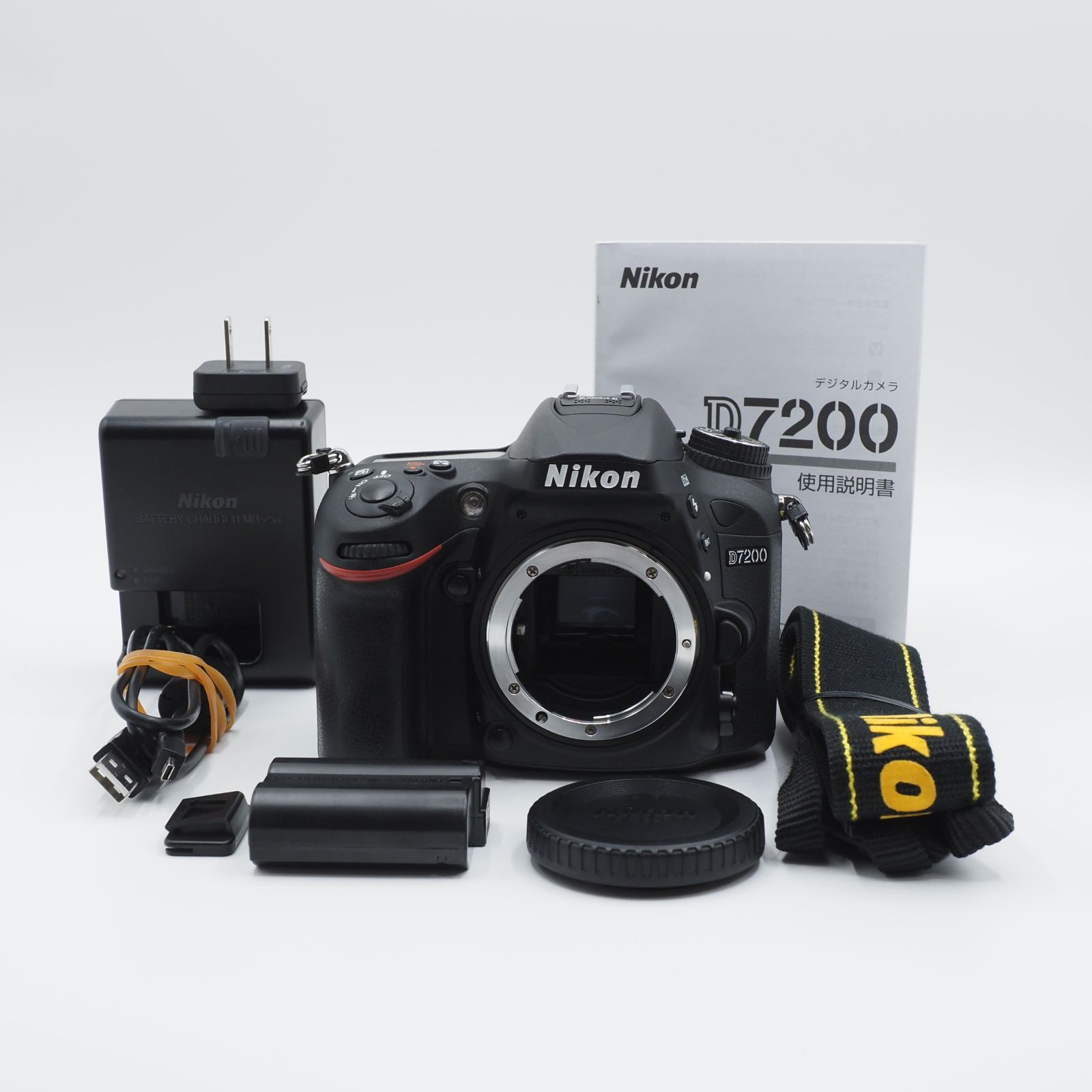 ショット数2,446回 Nikon ニコン D7200 ボディ 新品級 #3190