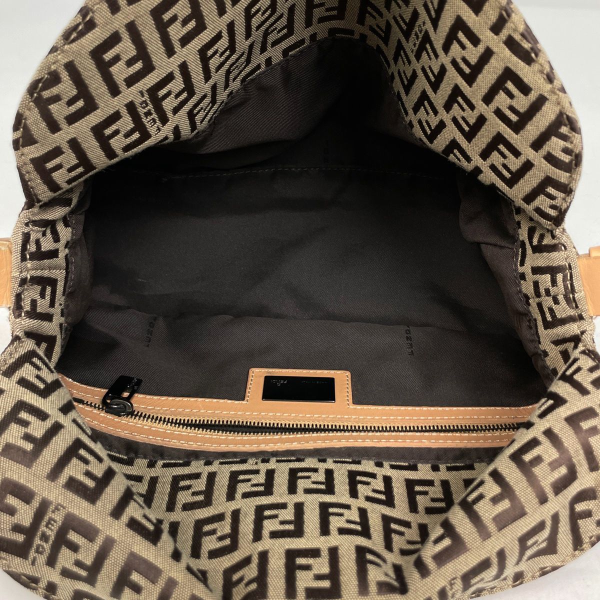 フェンディ FENDI ズッキーノ柄 ショルダーバッグ マンマバゲット ワン 