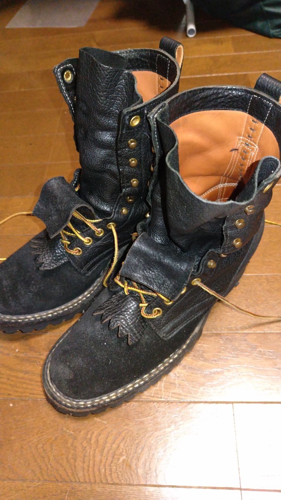 h219◆ WHITES BOOTS ◆「スモークジャンパー」 ブーツ本革 黒色 紐 足裏 サイズ表記10 1/2A White's Bootsの「スモークジャンパー」という人気モデルです。
